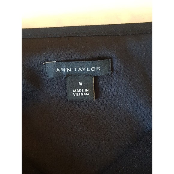 Ann Taylor Blouse Cold Shoulder Ruffle V Neckline Side Slit Black Size Medium - Picture 7 of 12